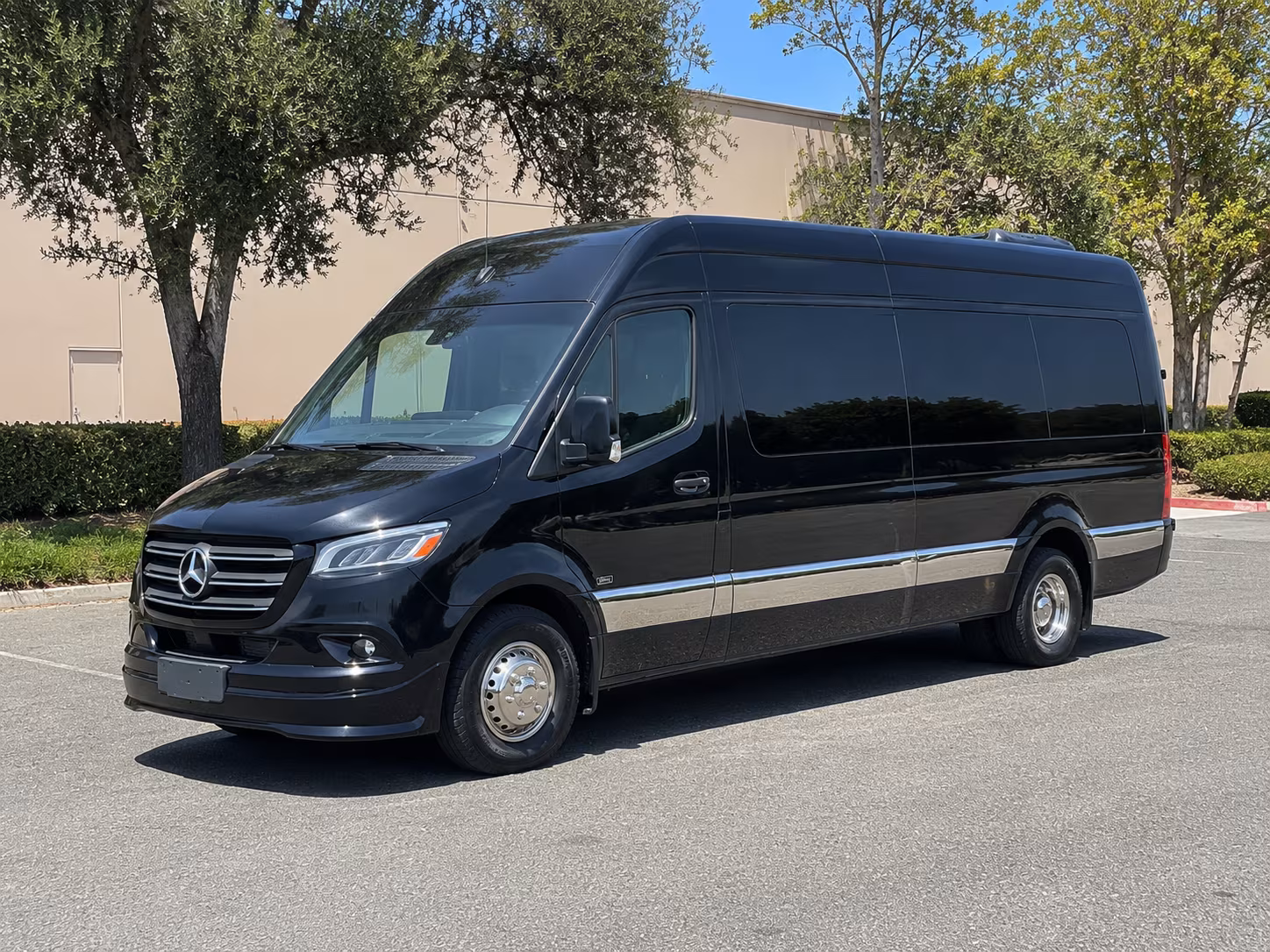 find the perfect transportation for your next airport transfer 2